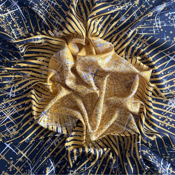 Brand New Hermes Magic Kelly Silk Scarf - Picture 15 of 16